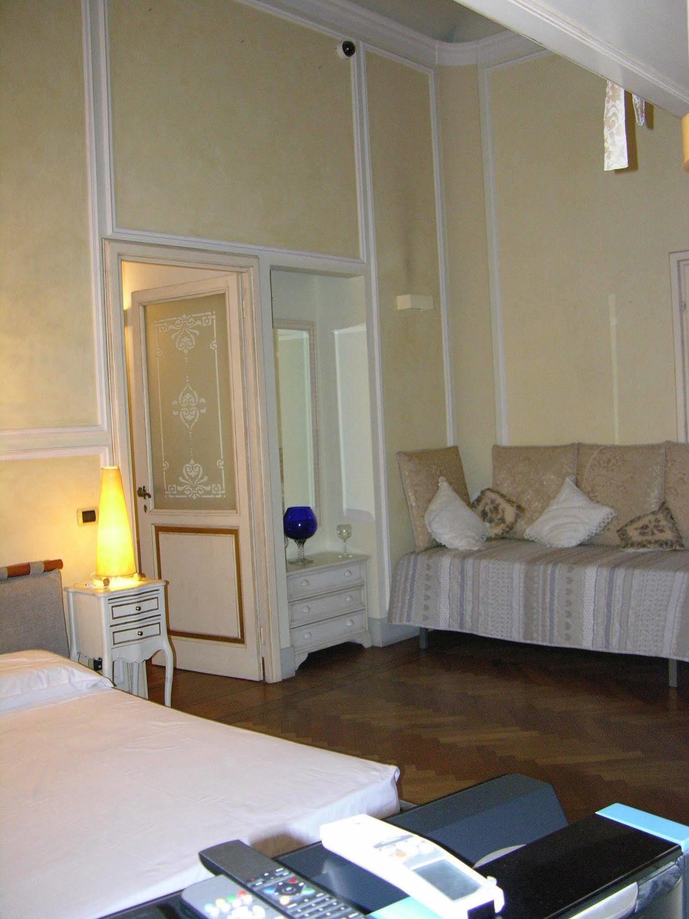 Booking Firenze Appartamenti Eksteriør billede